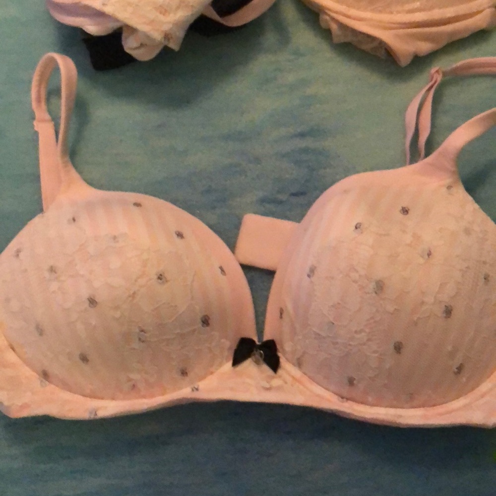 Victoria Secret Bra size 36D